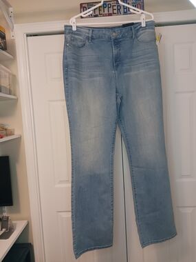 2/$20 - NWT NYDJ Blue Barbara Bootcut Jeans Size 18